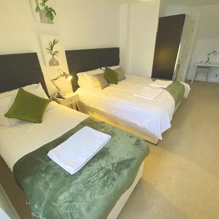Walsall Group Accommodation エクステリア 写真