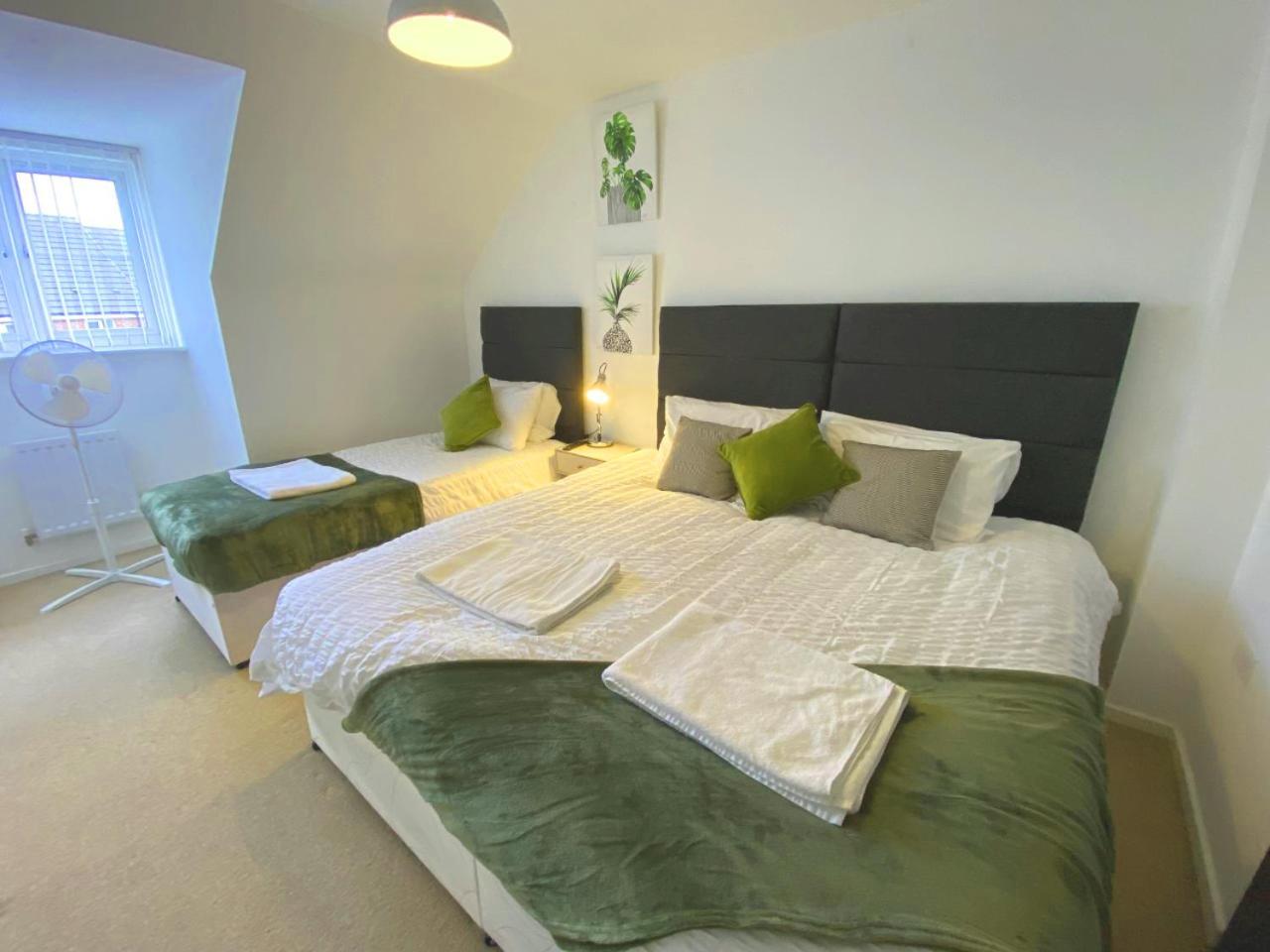 Walsall Group Accommodation エクステリア 写真
