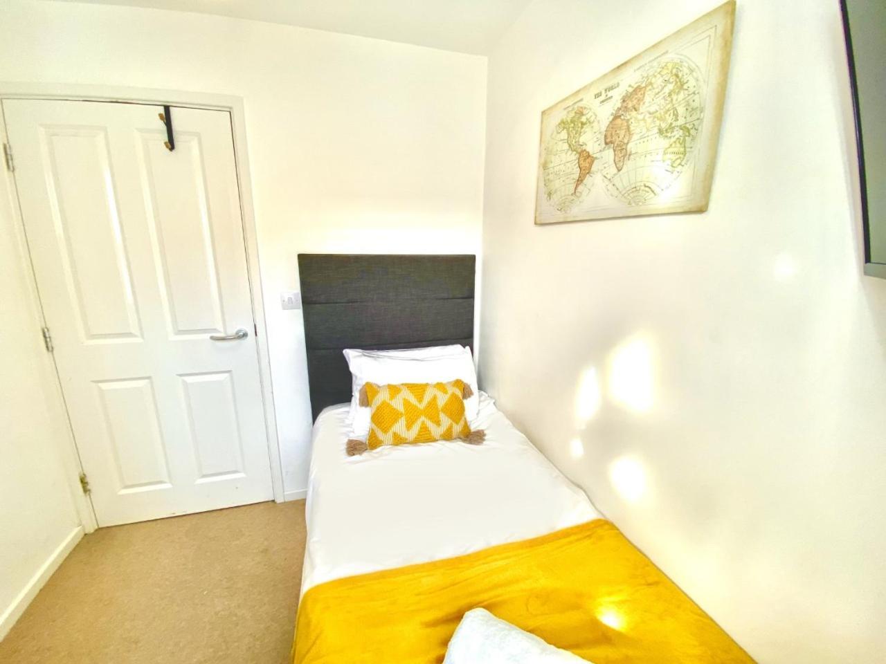 Walsall Group Accommodation エクステリア 写真