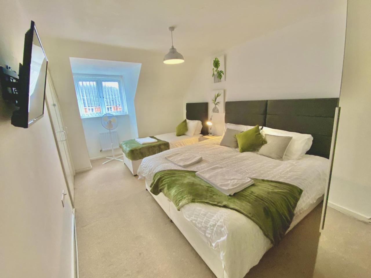 Walsall Group Accommodation エクステリア 写真