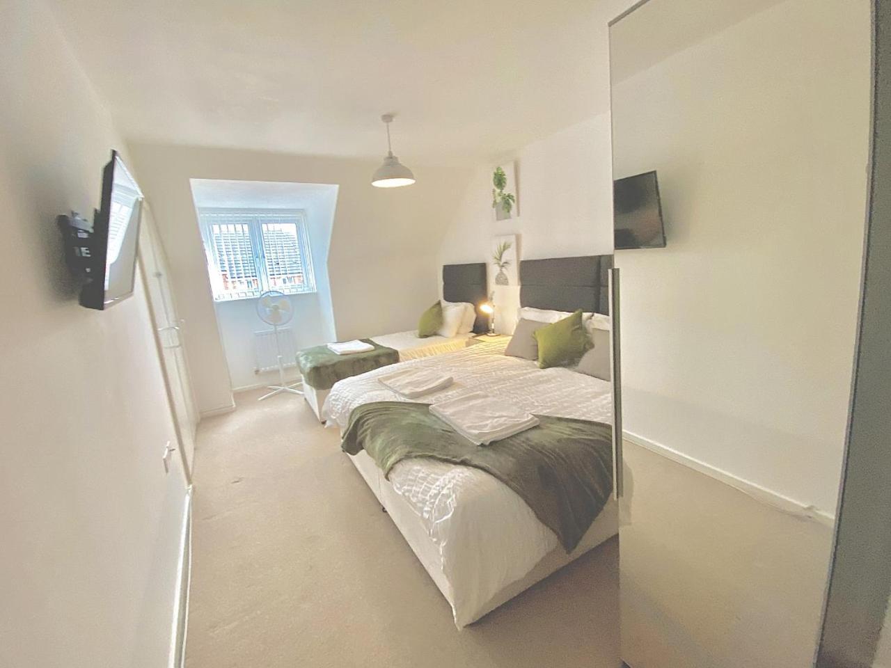 Walsall Group Accommodation エクステリア 写真