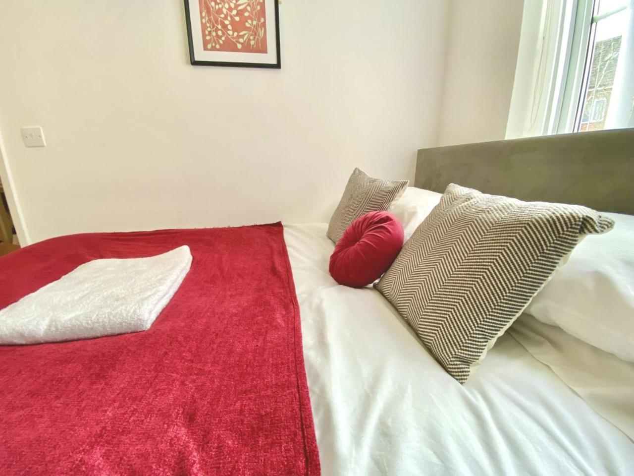 Walsall Group Accommodation エクステリア 写真