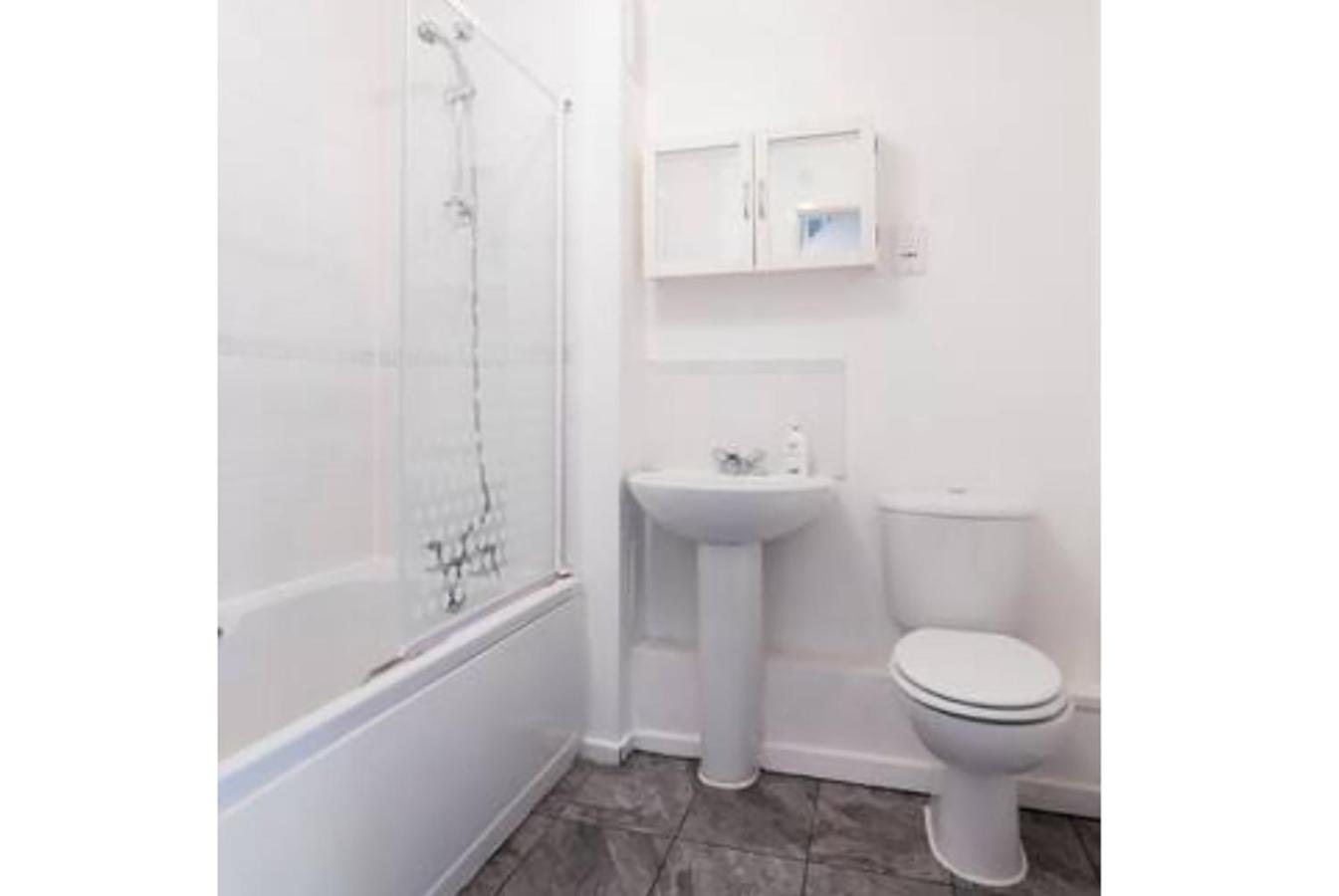 Walsall Group Accommodation エクステリア 写真