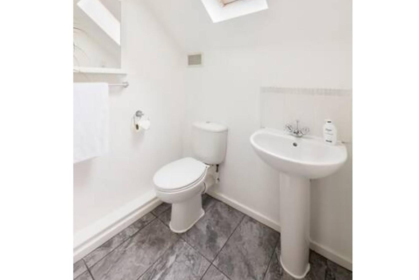 Walsall Group Accommodation エクステリア 写真