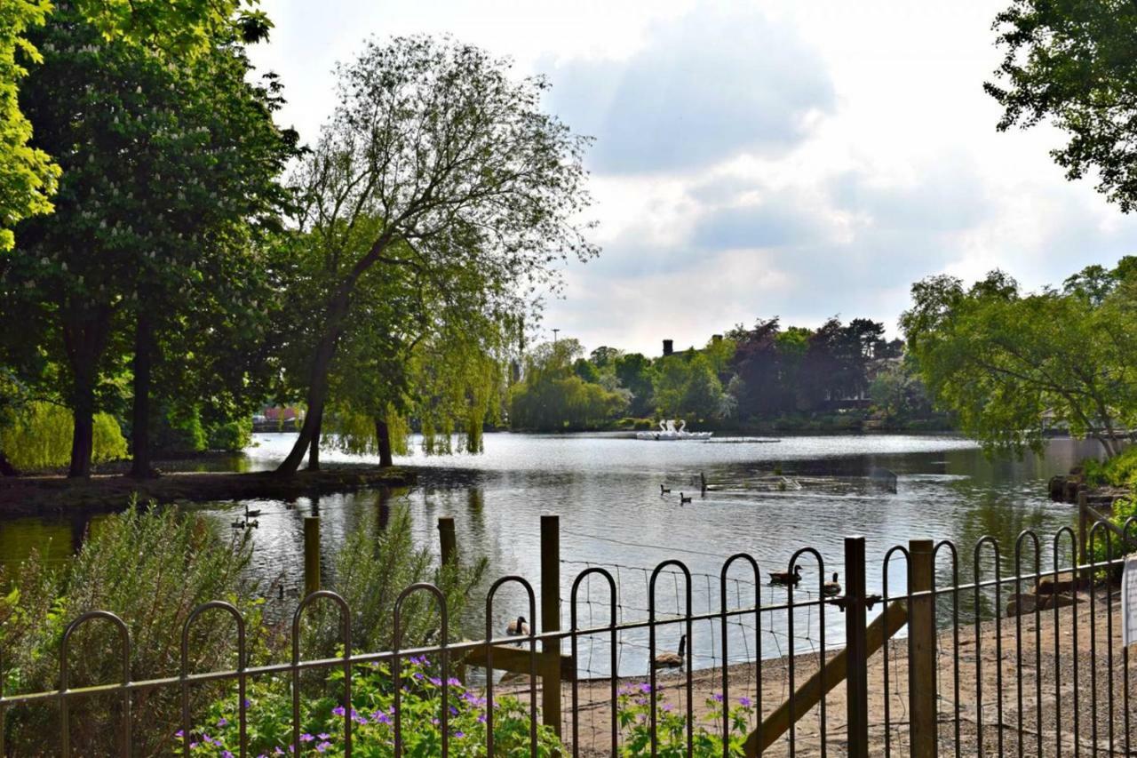 Walsall Group Accommodation エクステリア 写真